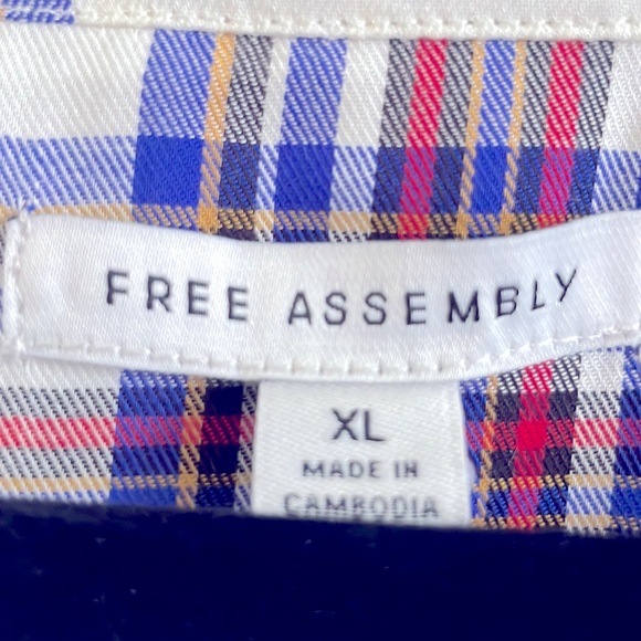 It is a causal sleeve dress for summer. Has the summer colors! - Picture 2 of 2